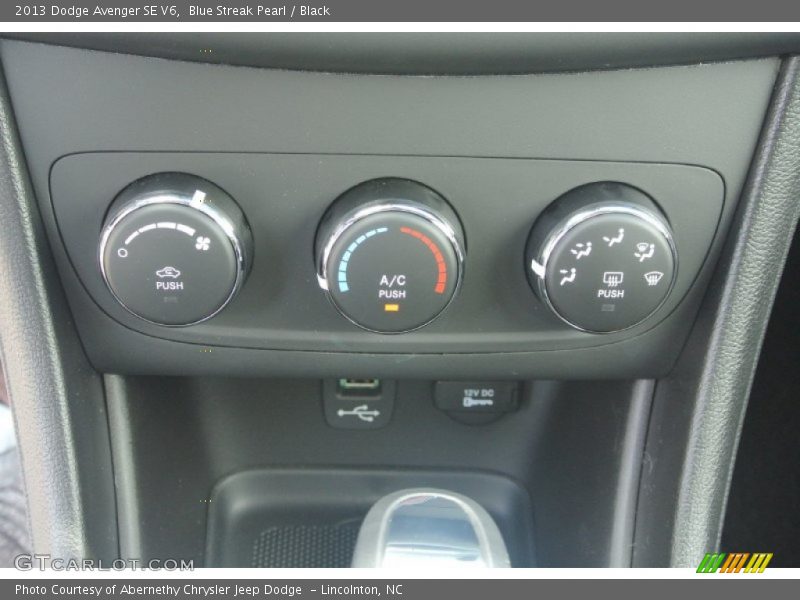 Blue Streak Pearl / Black 2013 Dodge Avenger SE V6