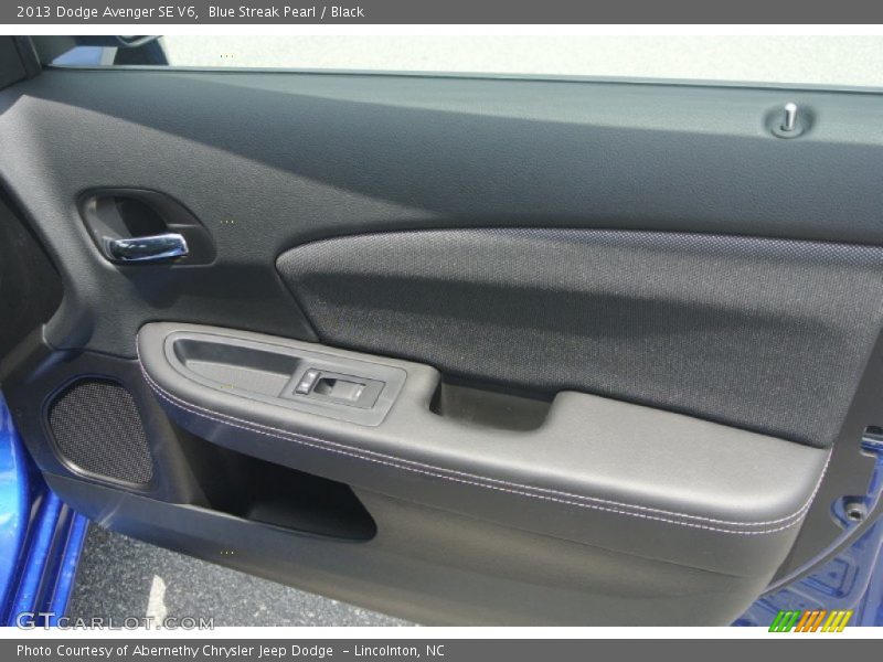 Blue Streak Pearl / Black 2013 Dodge Avenger SE V6