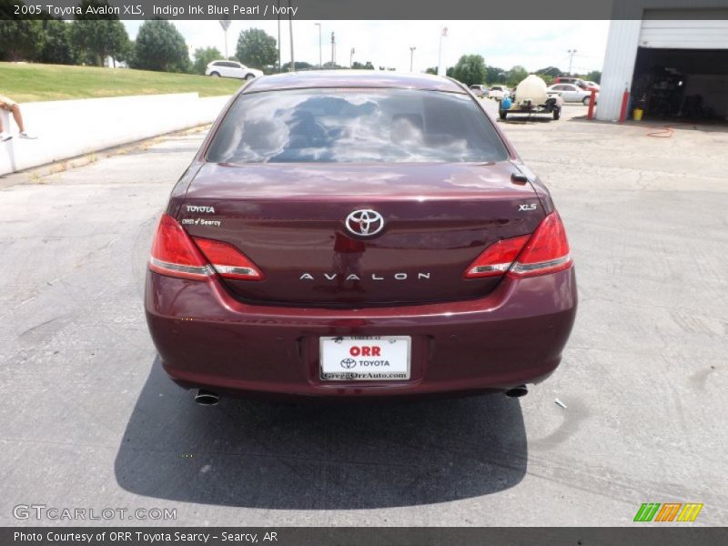 Indigo Ink Blue Pearl / Ivory 2005 Toyota Avalon XLS