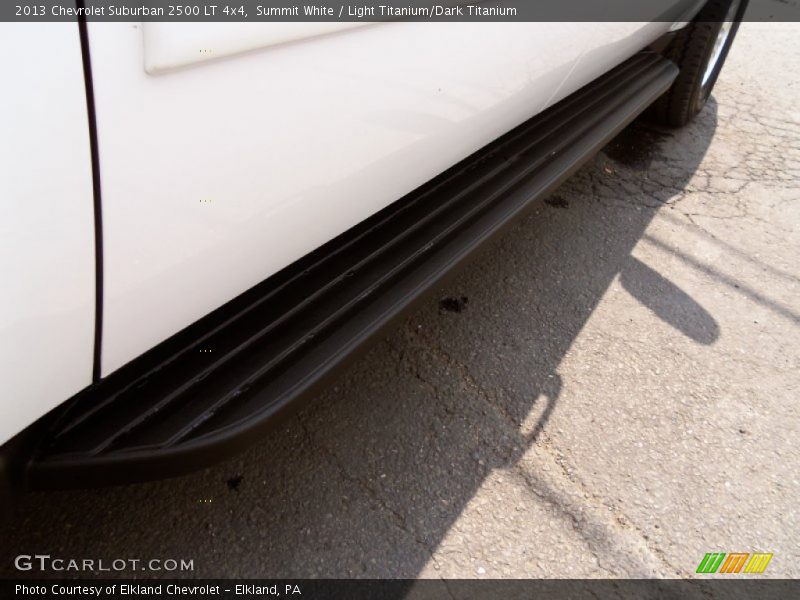 Summit White / Light Titanium/Dark Titanium 2013 Chevrolet Suburban 2500 LT 4x4