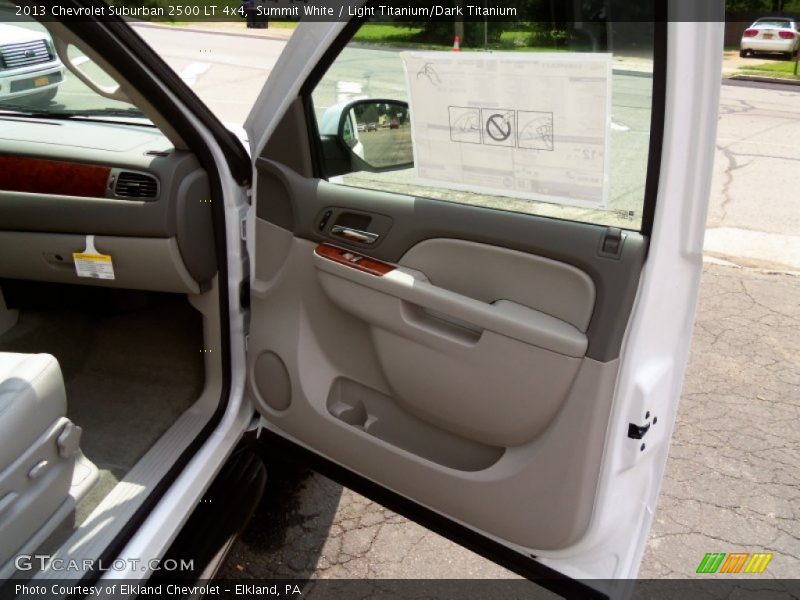 Summit White / Light Titanium/Dark Titanium 2013 Chevrolet Suburban 2500 LT 4x4