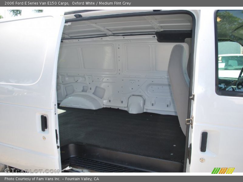 Oxford White / Medium Flint Grey 2006 Ford E Series Van E150 Cargo