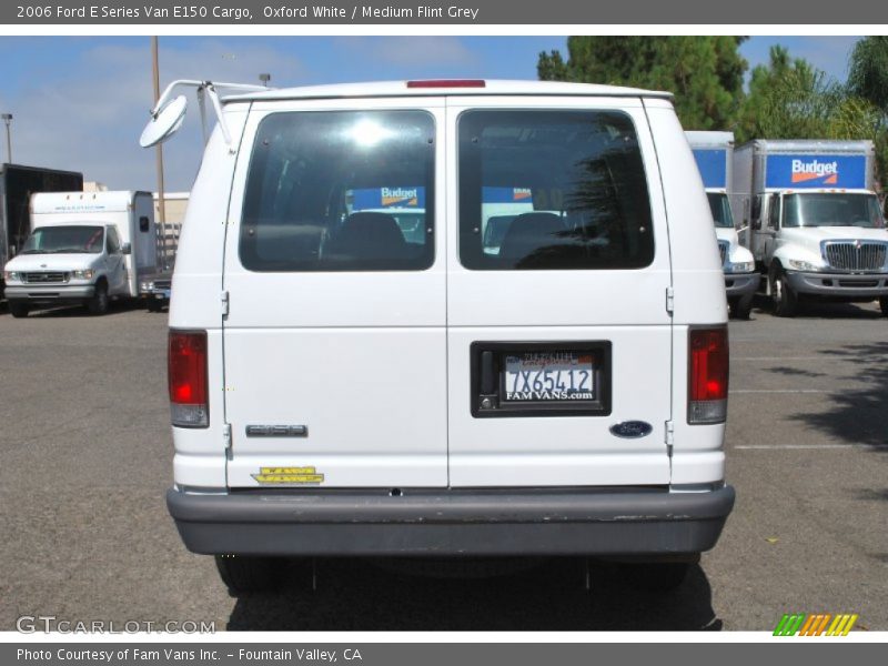 Oxford White / Medium Flint Grey 2006 Ford E Series Van E150 Cargo