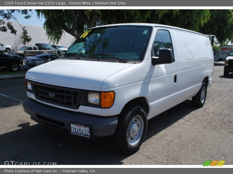 Oxford White / Medium Flint Grey 2006 Ford E Series Van E150 Cargo