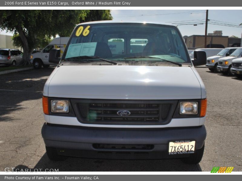 Oxford White / Medium Flint Grey 2006 Ford E Series Van E150 Cargo