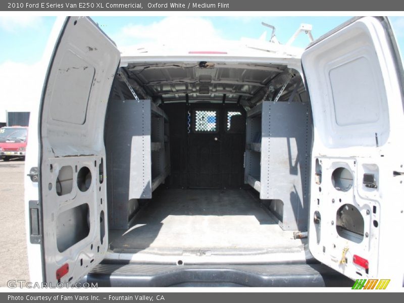 Oxford White / Medium Flint 2010 Ford E Series Van E250 XL Commericial