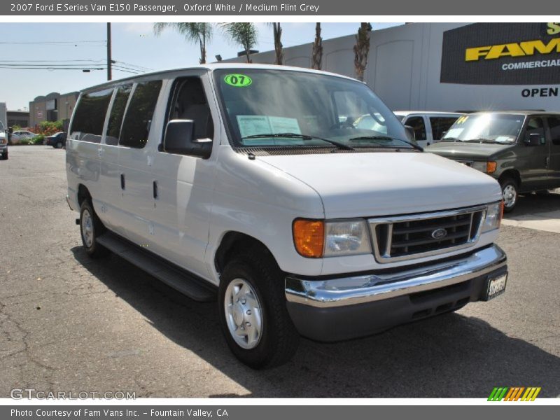 Oxford White / Medium Flint Grey 2007 Ford E Series Van E150 Passenger
