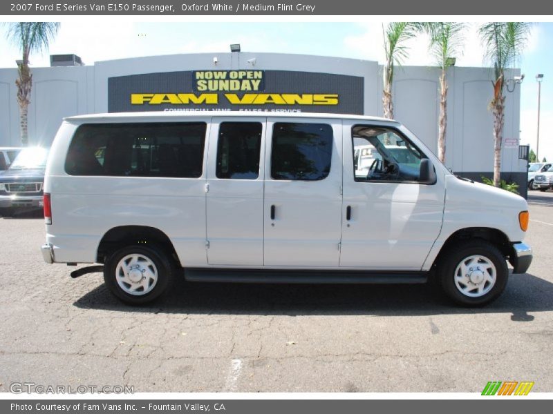 Oxford White / Medium Flint Grey 2007 Ford E Series Van E150 Passenger
