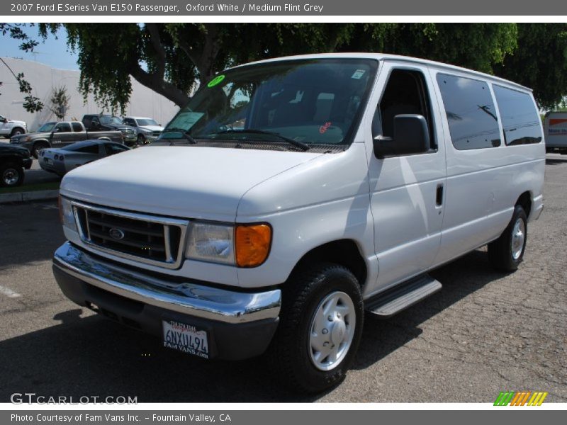 Oxford White / Medium Flint Grey 2007 Ford E Series Van E150 Passenger
