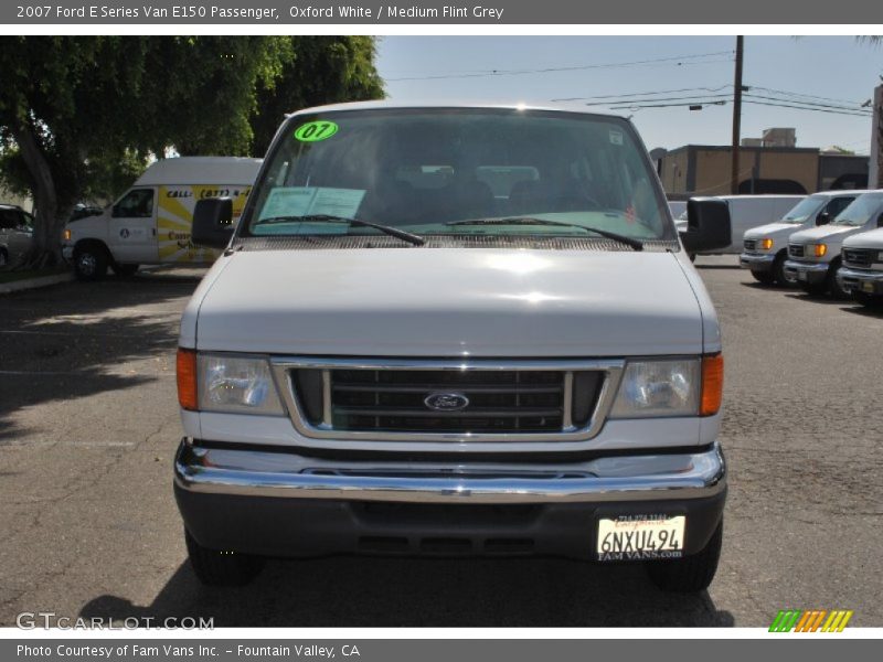 Oxford White / Medium Flint Grey 2007 Ford E Series Van E150 Passenger