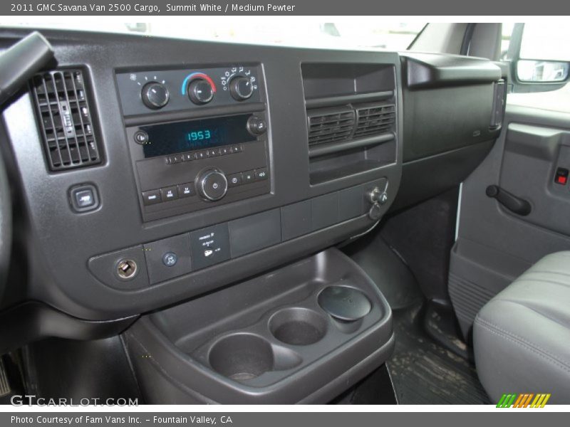 Summit White / Medium Pewter 2011 GMC Savana Van 2500 Cargo