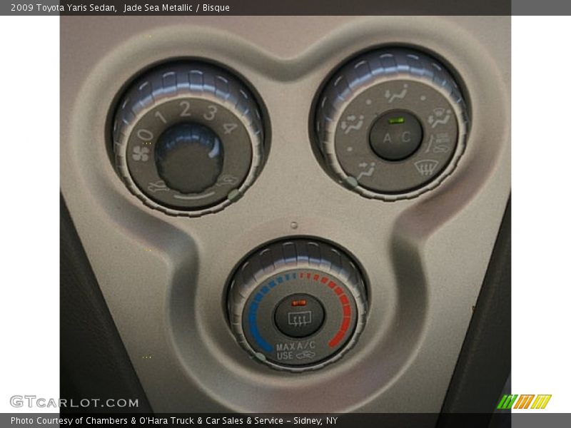 Jade Sea Metallic / Bisque 2009 Toyota Yaris Sedan