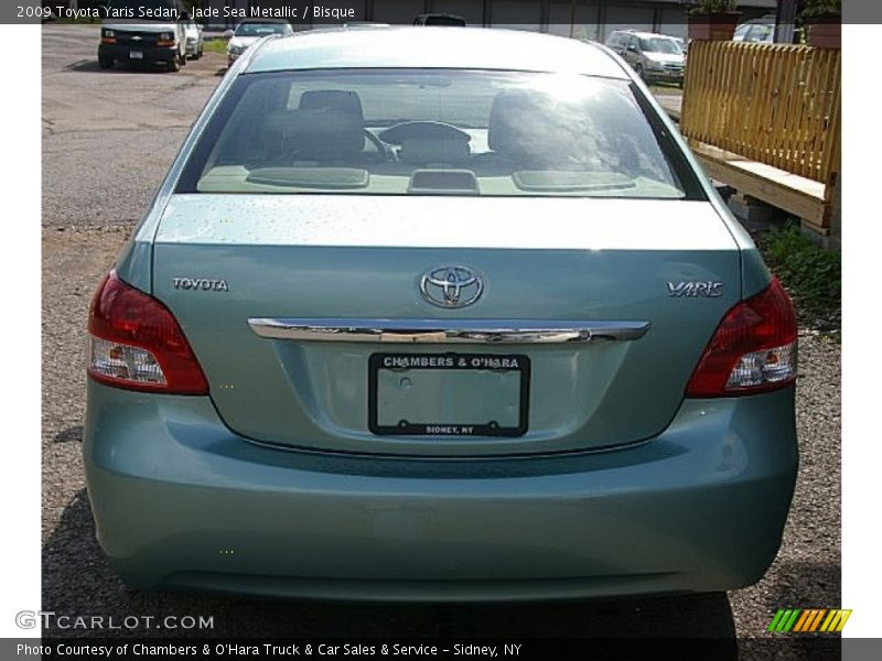 Jade Sea Metallic / Bisque 2009 Toyota Yaris Sedan