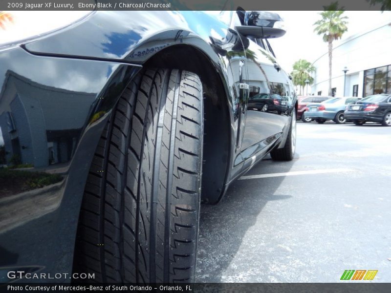 Ebony Black / Charcoal/Charcoal 2009 Jaguar XF Luxury