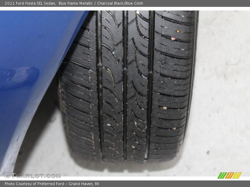 Blue Flame Metallic / Charcoal Black/Blue Cloth 2011 Ford Fiesta SEL Sedan