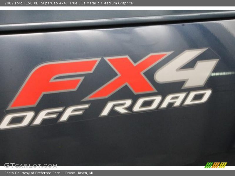 True Blue Metallic / Medium Graphite 2002 Ford F150 XLT SuperCab 4x4