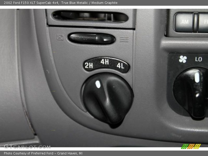 True Blue Metallic / Medium Graphite 2002 Ford F150 XLT SuperCab 4x4