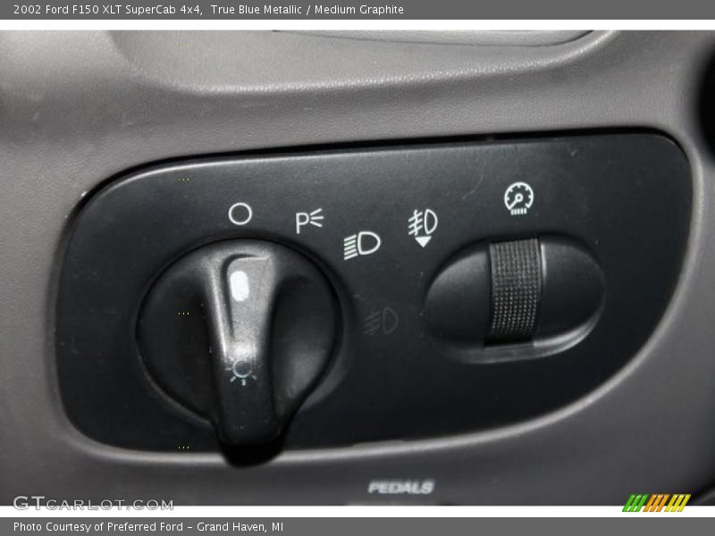 True Blue Metallic / Medium Graphite 2002 Ford F150 XLT SuperCab 4x4