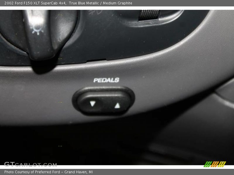 True Blue Metallic / Medium Graphite 2002 Ford F150 XLT SuperCab 4x4