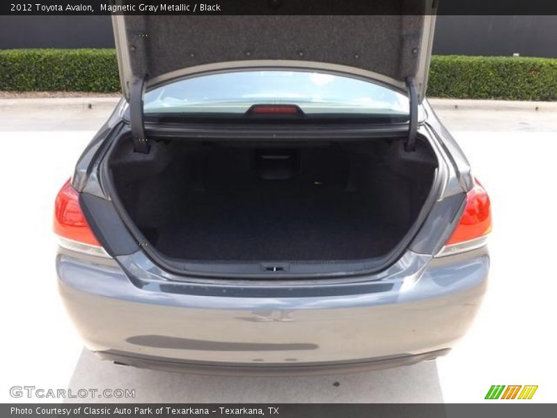 Magnetic Gray Metallic / Black 2012 Toyota Avalon