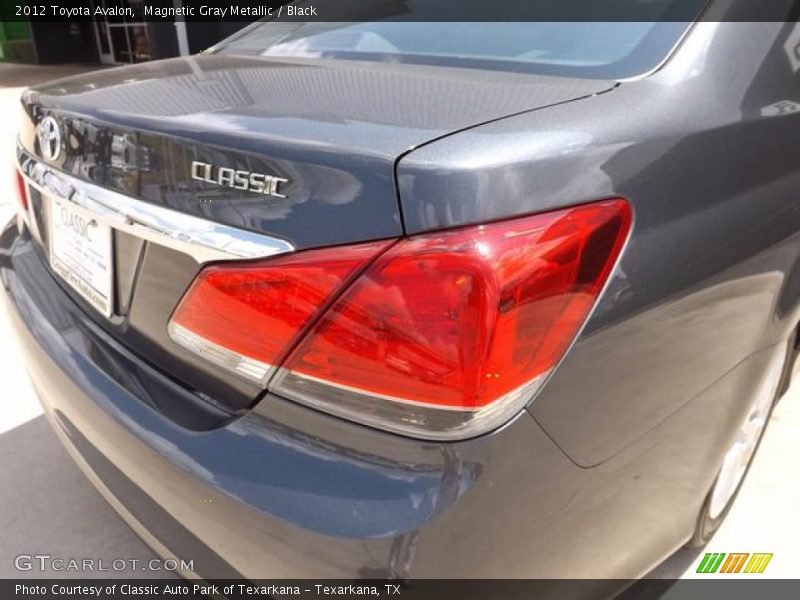 Magnetic Gray Metallic / Black 2012 Toyota Avalon