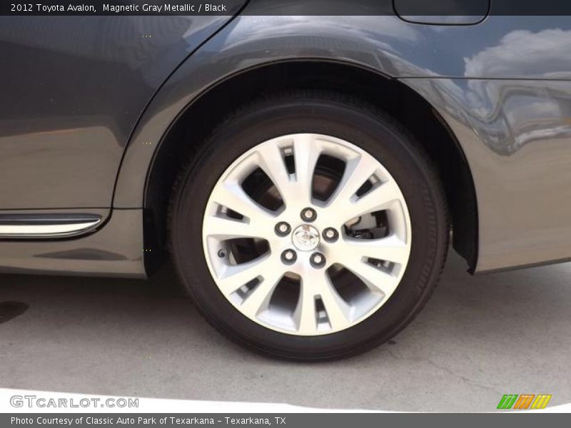 Magnetic Gray Metallic / Black 2012 Toyota Avalon