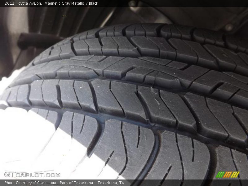 Magnetic Gray Metallic / Black 2012 Toyota Avalon