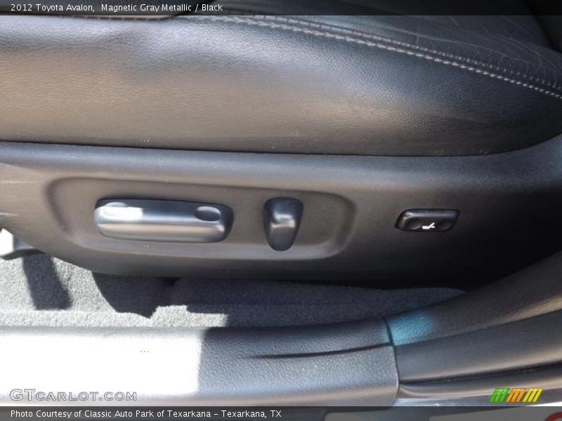 Magnetic Gray Metallic / Black 2012 Toyota Avalon