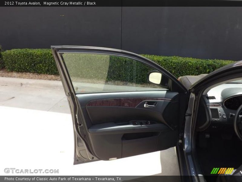 Magnetic Gray Metallic / Black 2012 Toyota Avalon