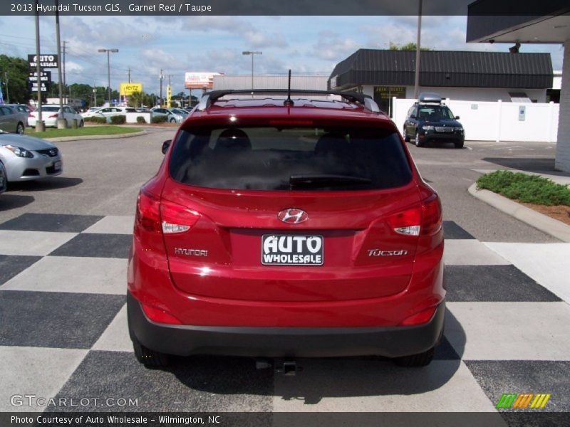 Garnet Red / Taupe 2013 Hyundai Tucson GLS