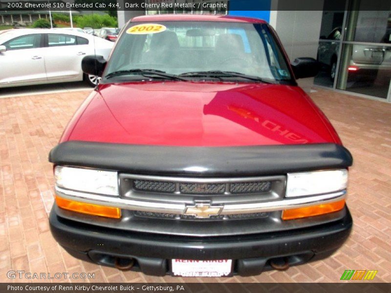 Dark Cherry Red Metallic / Graphite 2002 Chevrolet S10 Extended Cab 4x4