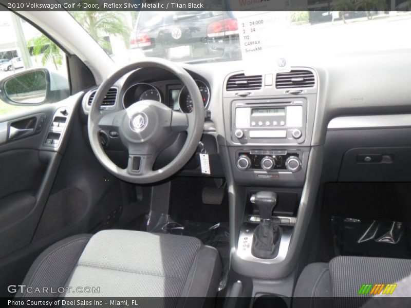 Reflex Silver Metallic / Titan Black 2010 Volkswagen Golf 4 Door