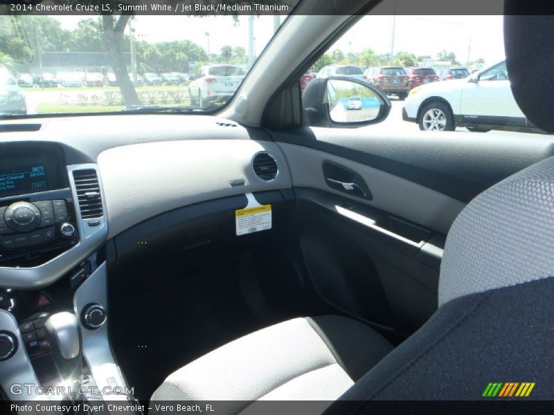 Summit White / Jet Black/Medium Titanium 2014 Chevrolet Cruze LS