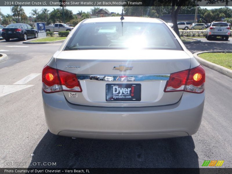 Champagne Silver Metallic / Jet Black/Medium Titanium 2014 Chevrolet Cruze LS