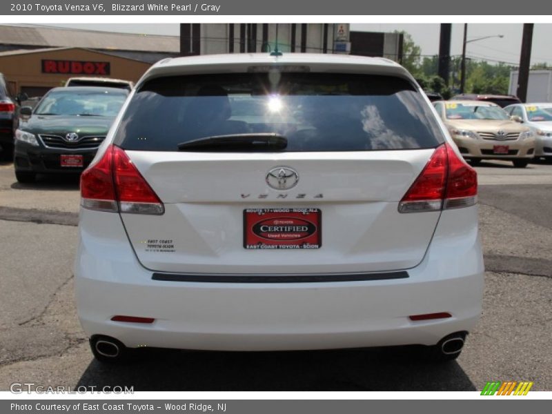 Blizzard White Pearl / Gray 2010 Toyota Venza V6