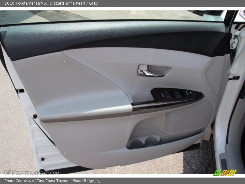 Blizzard White Pearl / Gray 2010 Toyota Venza V6