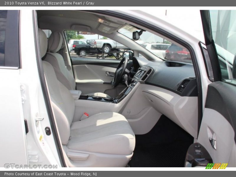 Blizzard White Pearl / Gray 2010 Toyota Venza V6