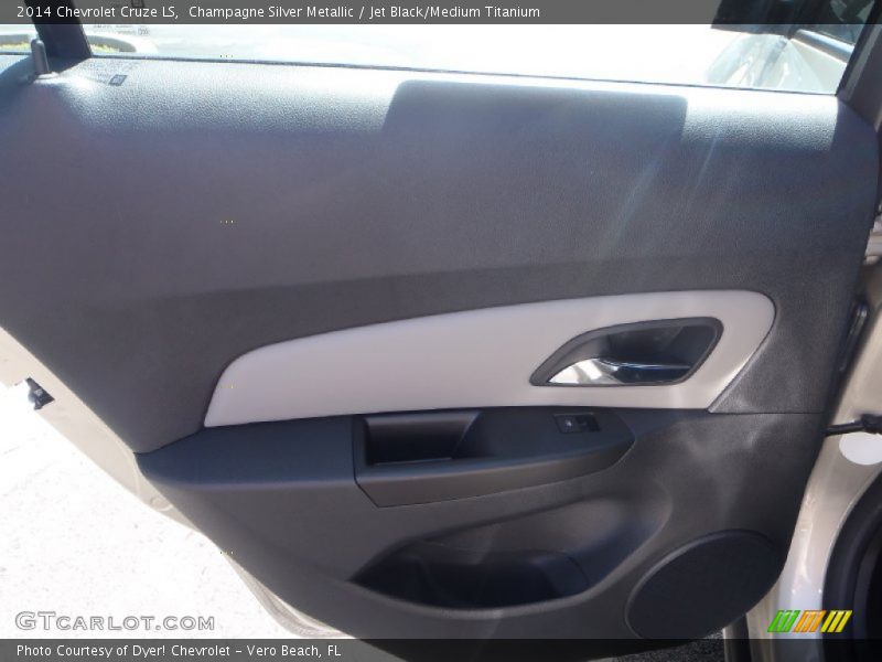 Champagne Silver Metallic / Jet Black/Medium Titanium 2014 Chevrolet Cruze LS