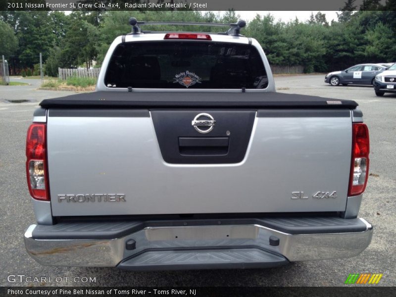 Radiant Silver Metallic / Steel 2011 Nissan Frontier SL Crew Cab 4x4