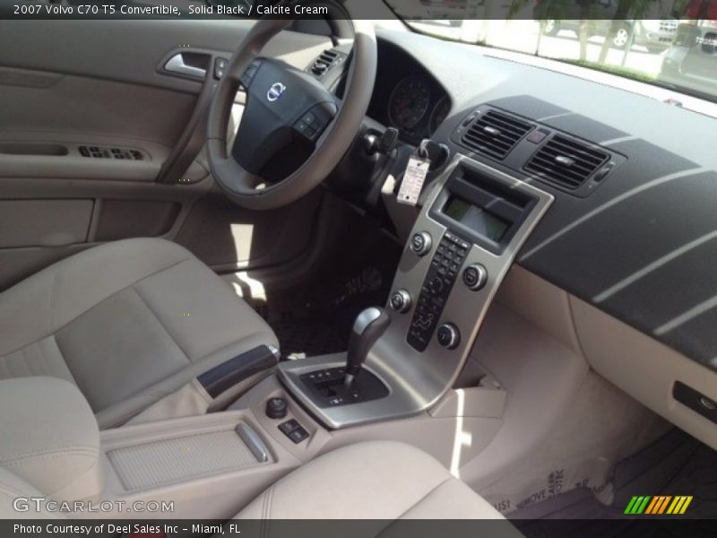 Solid Black / Calcite Cream 2007 Volvo C70 T5 Convertible