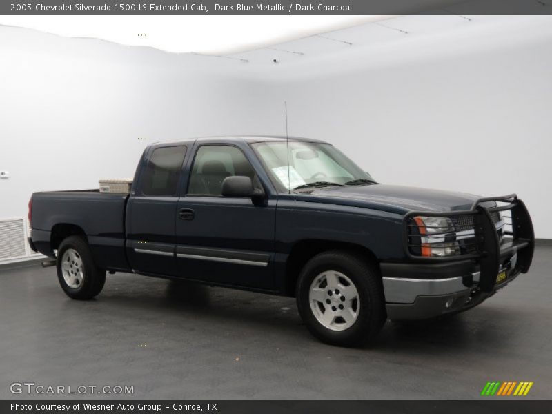 Dark Blue Metallic / Dark Charcoal 2005 Chevrolet Silverado 1500 LS Extended Cab