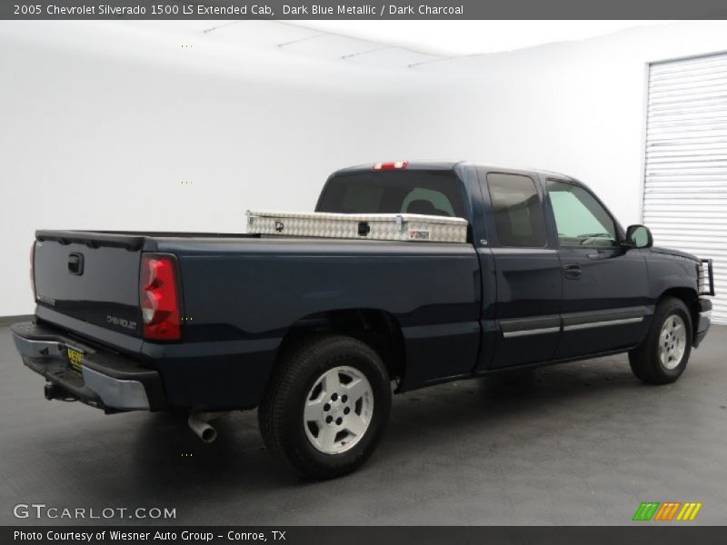 Dark Blue Metallic / Dark Charcoal 2005 Chevrolet Silverado 1500 LS Extended Cab