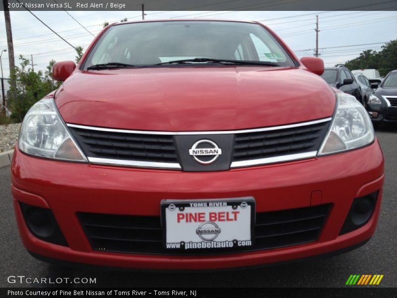 Red Alert / Beige 2007 Nissan Versa SL