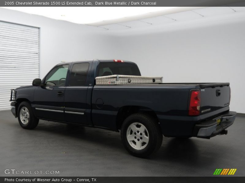 Dark Blue Metallic / Dark Charcoal 2005 Chevrolet Silverado 1500 LS Extended Cab