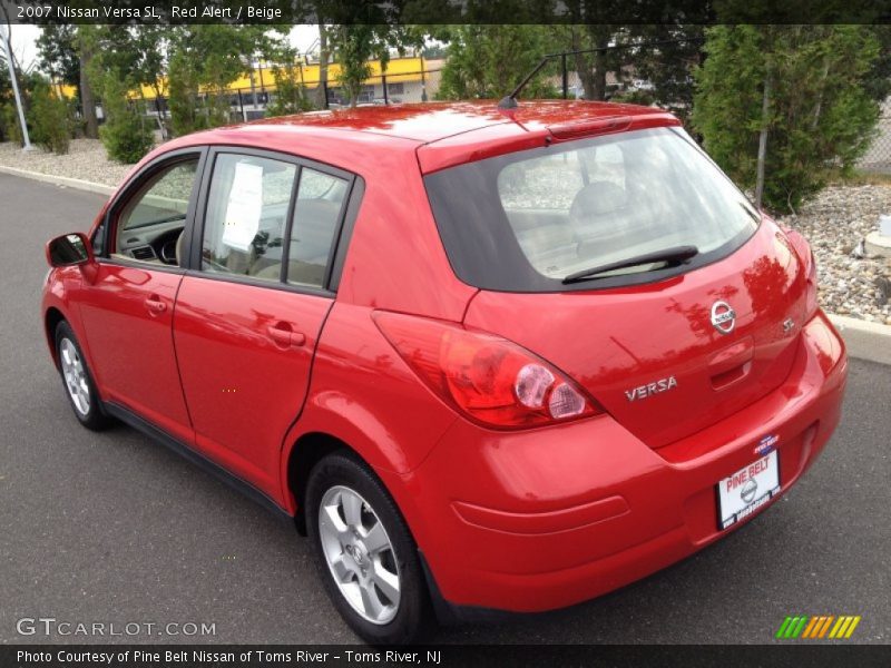 Red Alert / Beige 2007 Nissan Versa SL