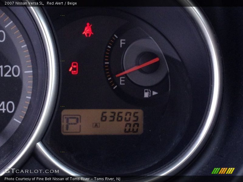 Red Alert / Beige 2007 Nissan Versa SL