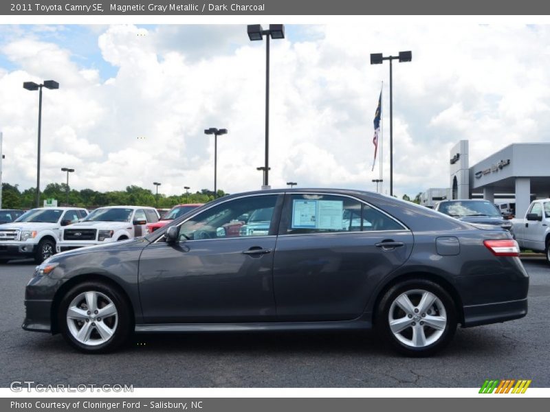 Magnetic Gray Metallic / Dark Charcoal 2011 Toyota Camry SE