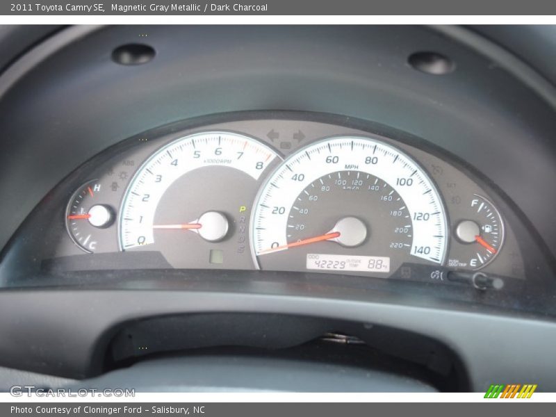 Magnetic Gray Metallic / Dark Charcoal 2011 Toyota Camry SE