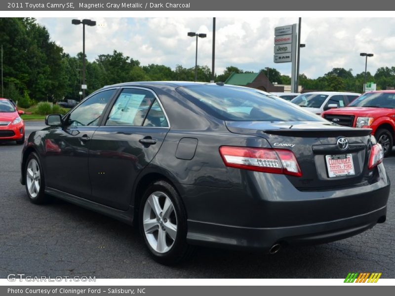Magnetic Gray Metallic / Dark Charcoal 2011 Toyota Camry SE