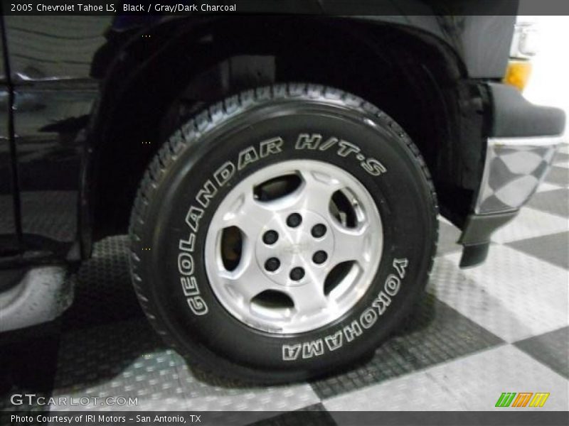 Black / Gray/Dark Charcoal 2005 Chevrolet Tahoe LS